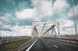 探索一个金一个隽，语言的魅力与文化的桥梁