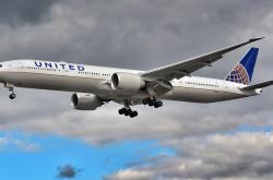 日本客机机舱内袭击事件震惊国际航空界