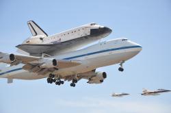 中国8架C919飞机投入商业飞行，标志着中国航空业又一重要里程碑。C919飞机是中国自主研发的大型客机，具有极高的国际关注度和市场潜力。本文将从多个角度深入分析C919飞机投入商业飞行的影响和意义。