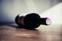 葡萄酒入门指南，深度解析红酒开瓶器的巧妙使用