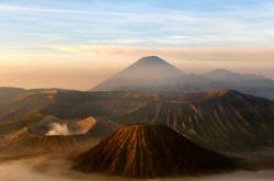 梦醒火山熔岩，探索内心深处的熔浆之谜