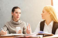 女子用同事手机抽奖中奖，想平分遭拒