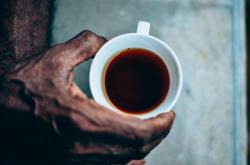 养生之道，从一杯暖胃茶开始——揭秘红枣菊花枸杞茶的神奇功效