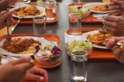 河南校园500米内不准卖高盐高糖食品