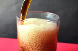 揭秘，可乐桶酒——打破传统，挑战味蕾的创意饮品探险