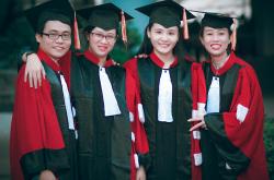 女教师被指出轨学生，校方通报