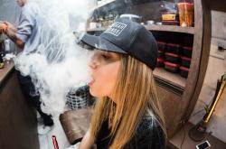 电子烟，一场戒烟的科技革命还是甜蜜陷阱？