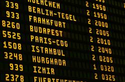 一航班检出10例阳性，航空旅行中的疫情防控与个人防护指南