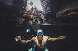 穿越现实与幻想，中年男人的异世界网购奇遇